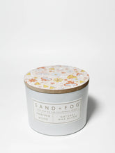 Ambered Wood 12 oz scented candle