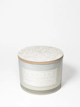 Cinnamon Noel 12 oz scented candle